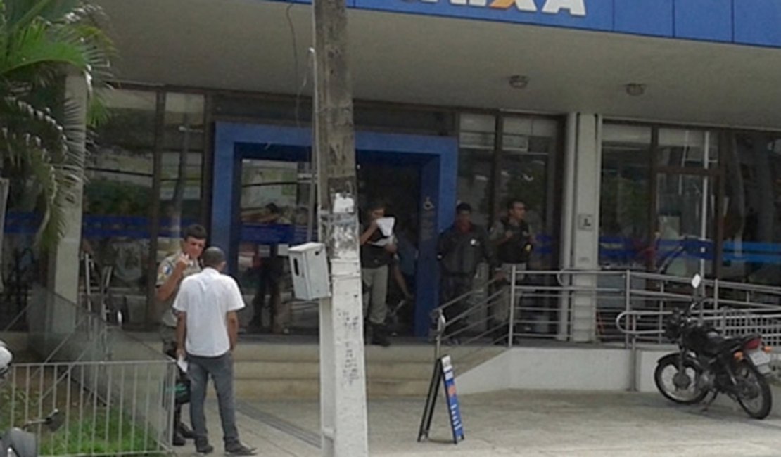 Idosa passa mal em agência bancária no Sertão
