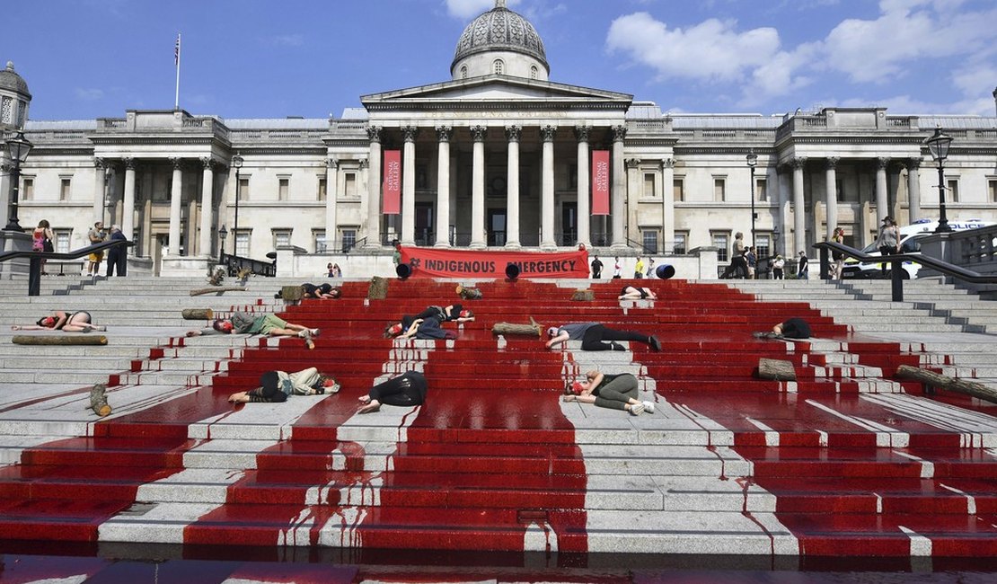 Londres tem protesto contra mortes de indígenas brasileiros
