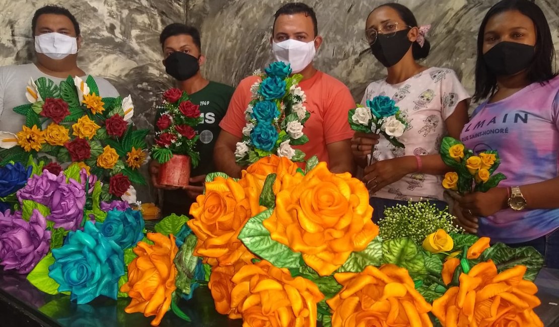 [Vídeo] Ornamentos de flores artificiais produzidos em Arapiraca alcançam mercado internacional