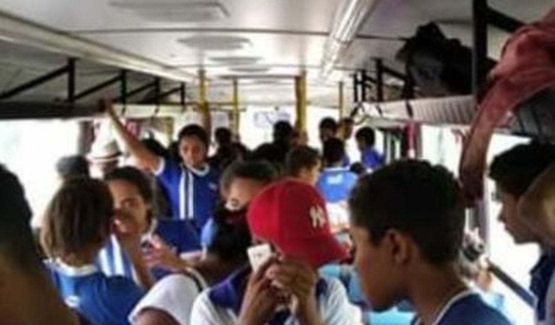 Ônibus superlotado causa indignação de alunos de Matriz de Camaragibe