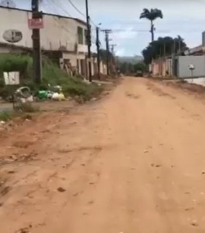 [Vídeo]  Moradores da rua Pedro Alexandre apelam por pavimentação em Arapiraca