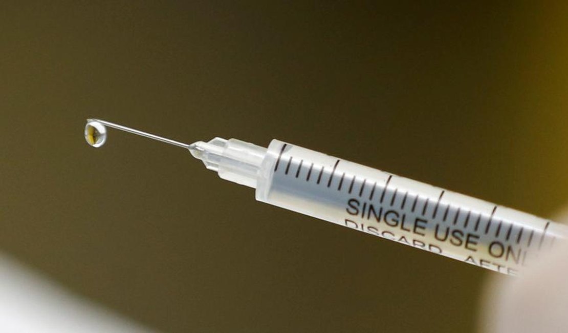 Governo anuncia compra de 46 milhões de doses de vacina chinesa contra Covid-19
