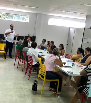 Héctor Martins discute ações voltadas a educação