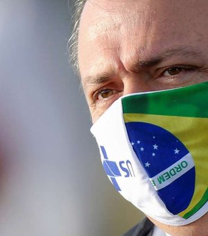 Pazuello diz que governo comprará qualquer vacina com registro na Anvisa