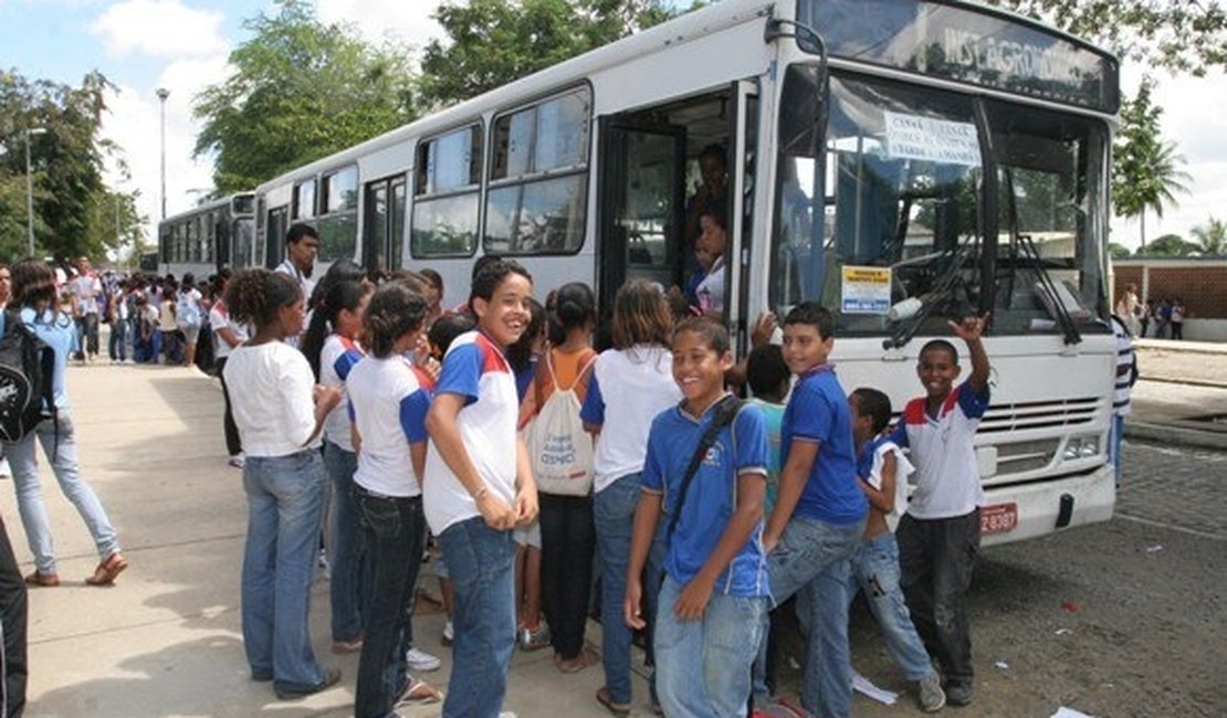 Sem receber, transportadores escolares do estado ameaçam realizar manifestação