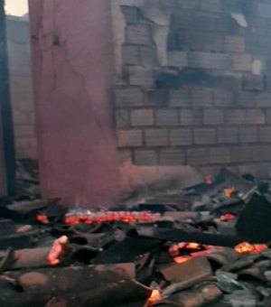 Neto coloca fogo na casa da avó em Girau do Ponciano