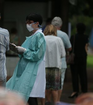 Brasil registra 800 mortes pelo novo coronavírus