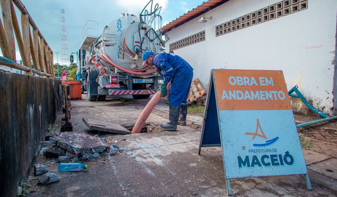 Mutirão de limpeza percorre Centro Pesqueiro, Mercado e Feira do Jacintinho