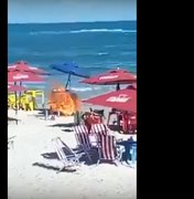 [Vídeo] Carrinho de ambulante pega fogo na praia do Francês