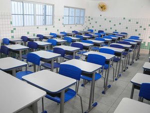 Cidades de SP ignoram aval para abrir e adiam retorno de aulas