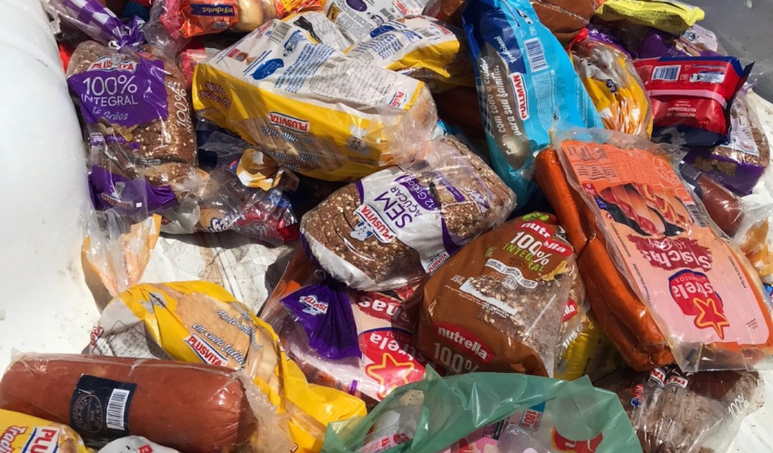 Vigilância Sanitária apreende 300 kg de alimentos impróprios para consumo durante o Natal