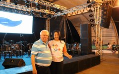 Prefeito Sérgio Lira e secretária de Turismo, Thereza Dantas, no festival da Lagosta