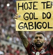 Gabigol celebra noite de recorde pelo Flamengo no Maracanã