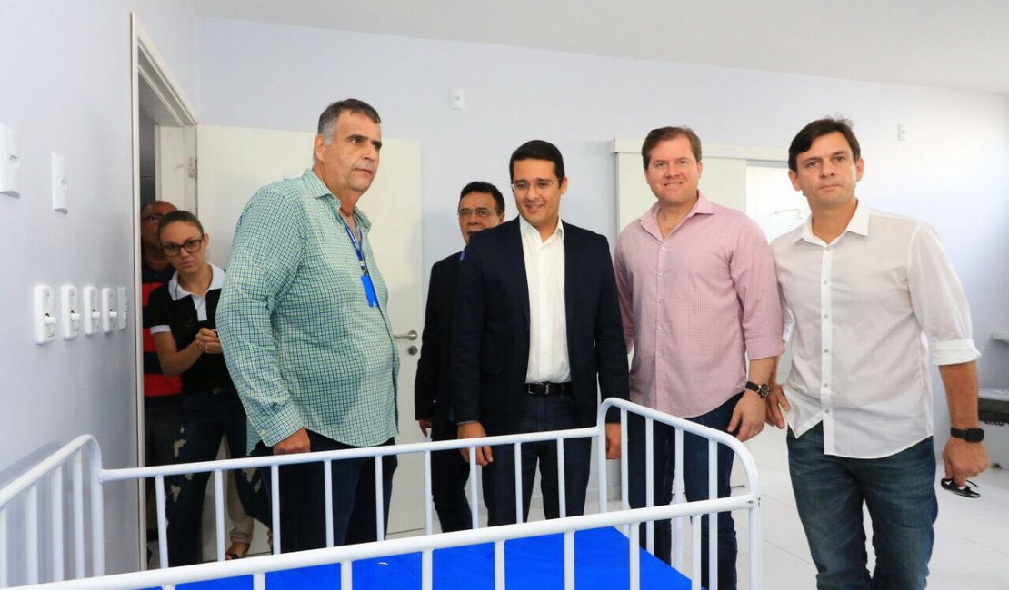 Marx Beltrão participa da inauguração de 71 leitos no Hospital de Coruripe