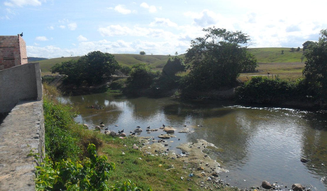 Mulher desaparece ao tentar atravessar rio em Matriz de Camaragibe