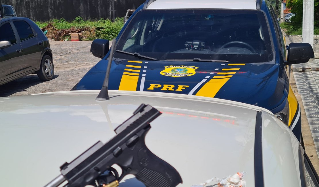 PRF prende homem por porte ilegal de armas e drogas em Satuba