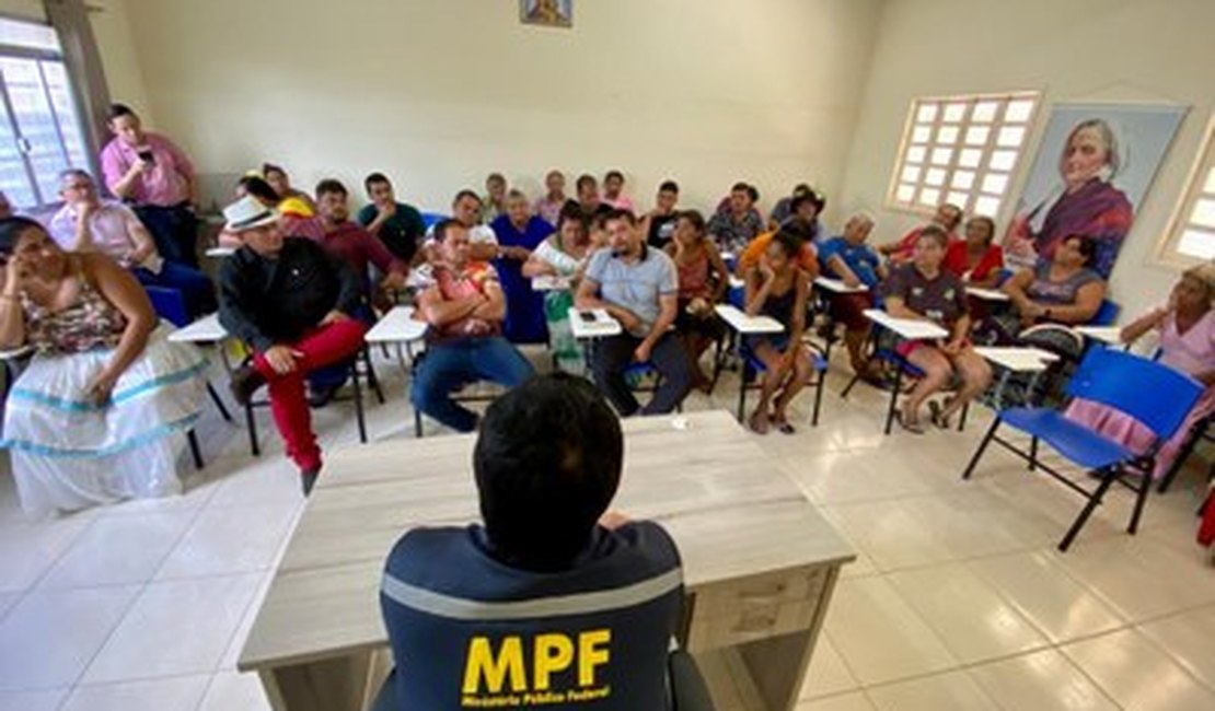 MPF reúne-se com ciganos em Penedo (AL)