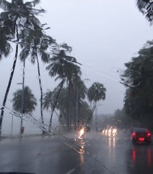 Chuvas têm a possibilidade de continuar por mais 24h em Alagoas
