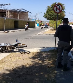Acidente de trânsito deixa motociclista ferido em Arapiraca