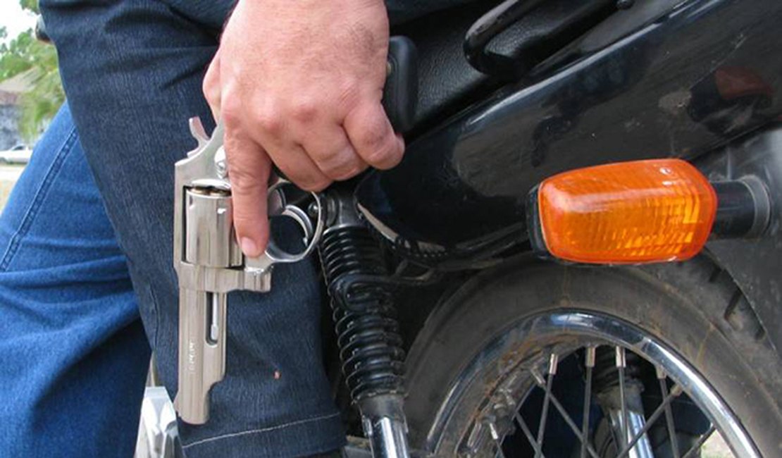 Falso passageiro é preso ao tentar assaltar mototaxista em Maceió