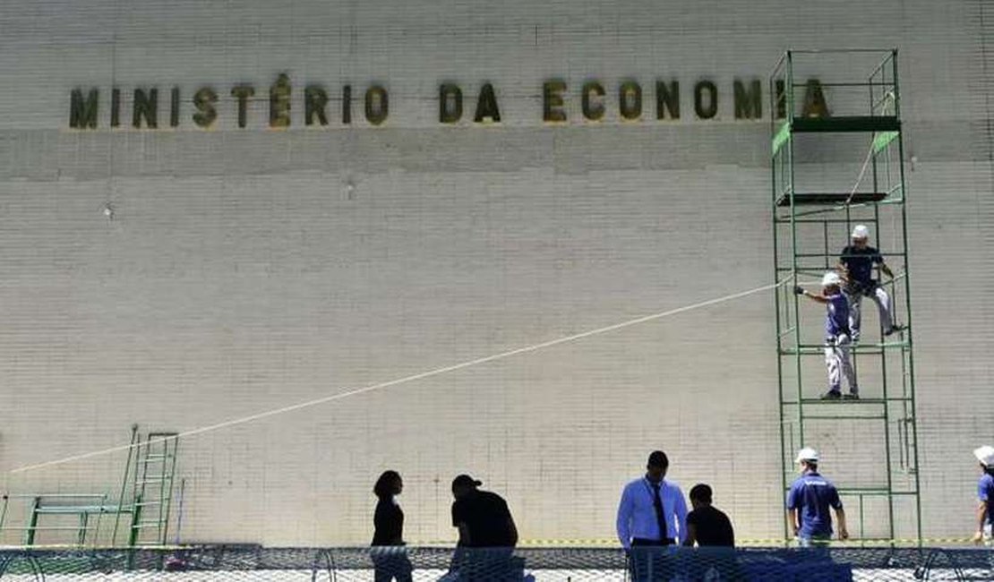 Ministério da Economia zera tarifas para importação de medicamentos