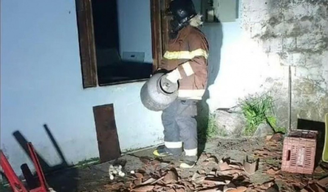 Explosão de botijão de gás destrói cozinha de igreja em Penedo