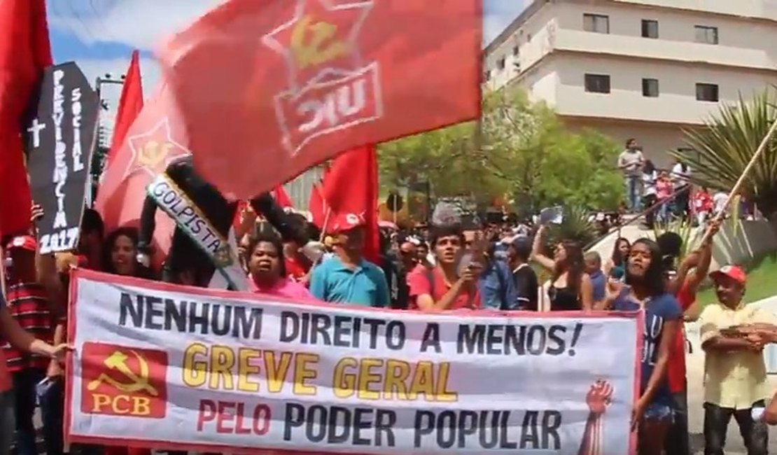 Manifestantes de 19 entidades participam da 'Greve Geral' pelas ruas de Arapiraca