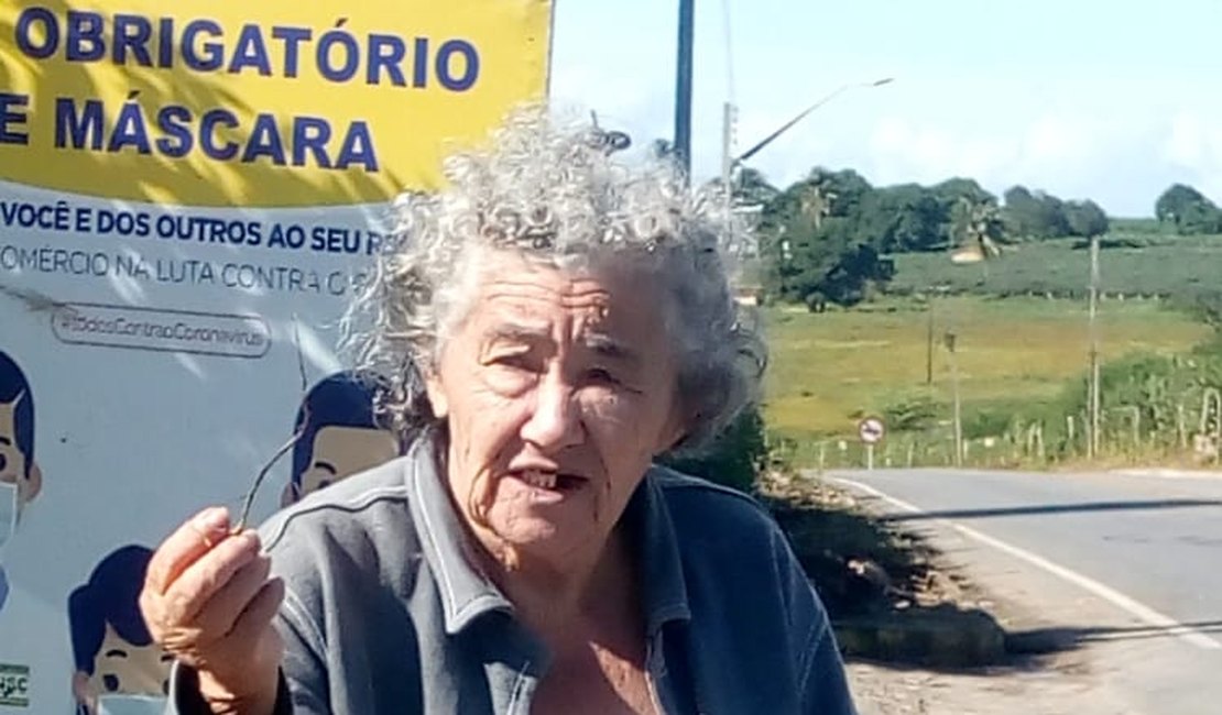 Idosa é encontrada sozinha em posto de combustível e não sabe onde mora
