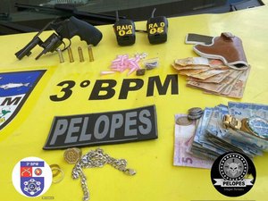 Pelopes prende suspeito por tráfico de drogas no bairro Canafístula em Arapiraca