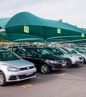 Falta carro para alugar no fim de ano com alta demanda