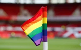 Jogadores de futebol planejam assumir homossexualidade em campanha online, diz portal