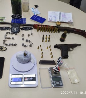 Polícia prende suspeitos de tráfico de drogas em Penedo  