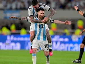 Messi vence principal categoria do Prêmio Laureaus; Rayssa Leal e Filipe Toledo perdem para chinesa