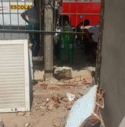 Homem invade escola e rouba monitores, pratos e até comida em Arapiraca