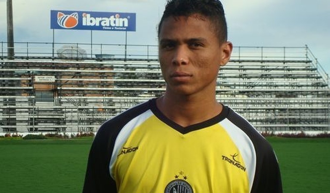 Reinaldo Alagoano treina normalmente e Jorginho é dúvida para decisão em Campinas