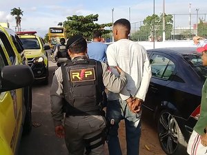 [Vídeo] Perseguição policial termina com homem preso em Arapiraca 