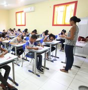 Escola de R$ 10 mil programa visita a ONGs para tirar alunos da bolha