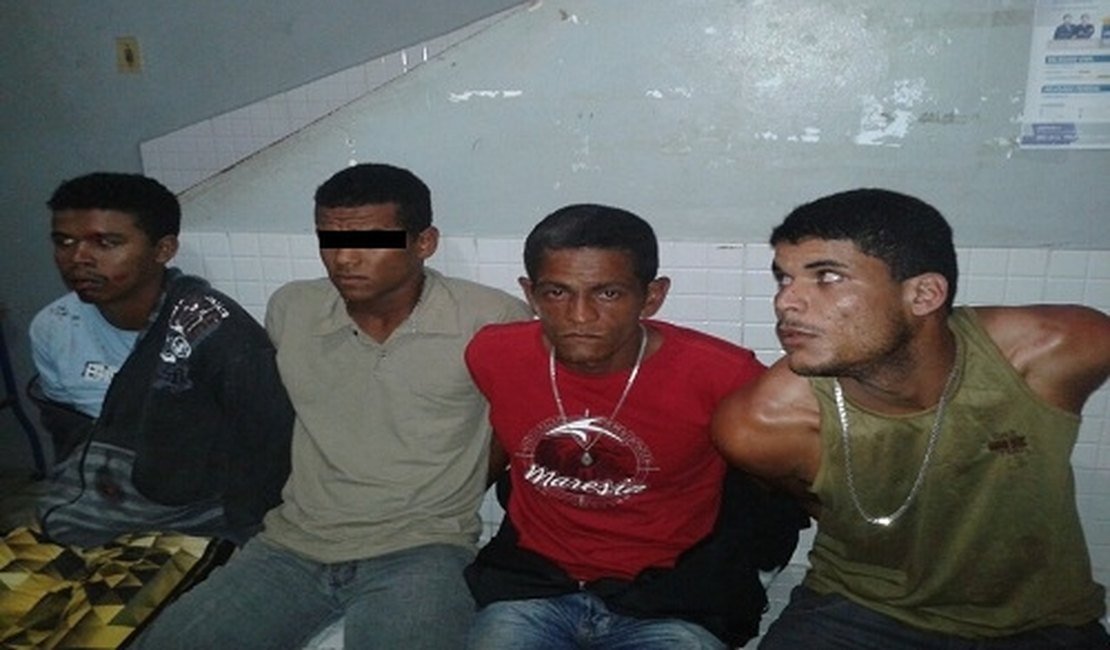Operação em Penedo prende cinco  suspeitos e aprende menor, armas e droga