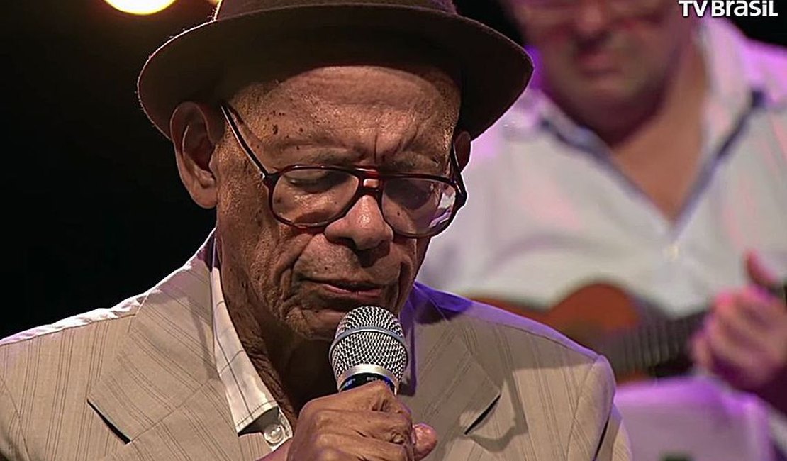 Sambista Elton Medeiros morre aos 89 anos no Rio