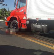 Motociclista se atira na frente de caminhão em estrada de Murici