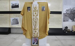 Vestes do monsenhor Aldo de Melo Brandão, usada nos seus 50 anos de sacerdócio