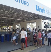 [Vídeo] Movimento intenso de eleitores é registrado em Centro Universitário da Capital