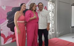 Prefeito Luciano Barbosa entregou perucas às mulheres com câncer de mama
