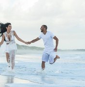 Jogador do Paris Saint-Germain escolhe as praias alagoanas para ensaio fotográfico antes do casamento