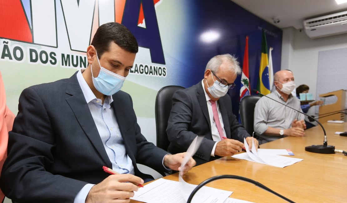 AMA , TCE e Escola de Contas assinam convênio para capacitações Municípios