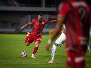 Jean Patrick mostra otimismo para classificação do CRB diante do Fortaleza