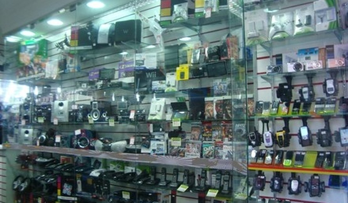 Criminosos invadem loja de informática e roubam eletrônicos em Satuba