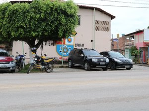 Dupla suspeita de cometer assaltos abandona moto em Maragogi