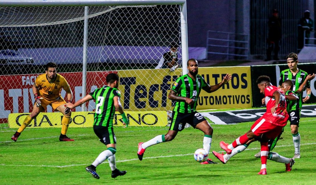 CRB pode perder dois jogadores para duelo contra o Cuiabá