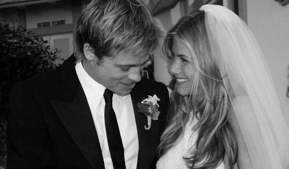 Jornal revela detalhes do casamento de US$ 1 milhão de Brad Pitt e Jennifer Aniston 